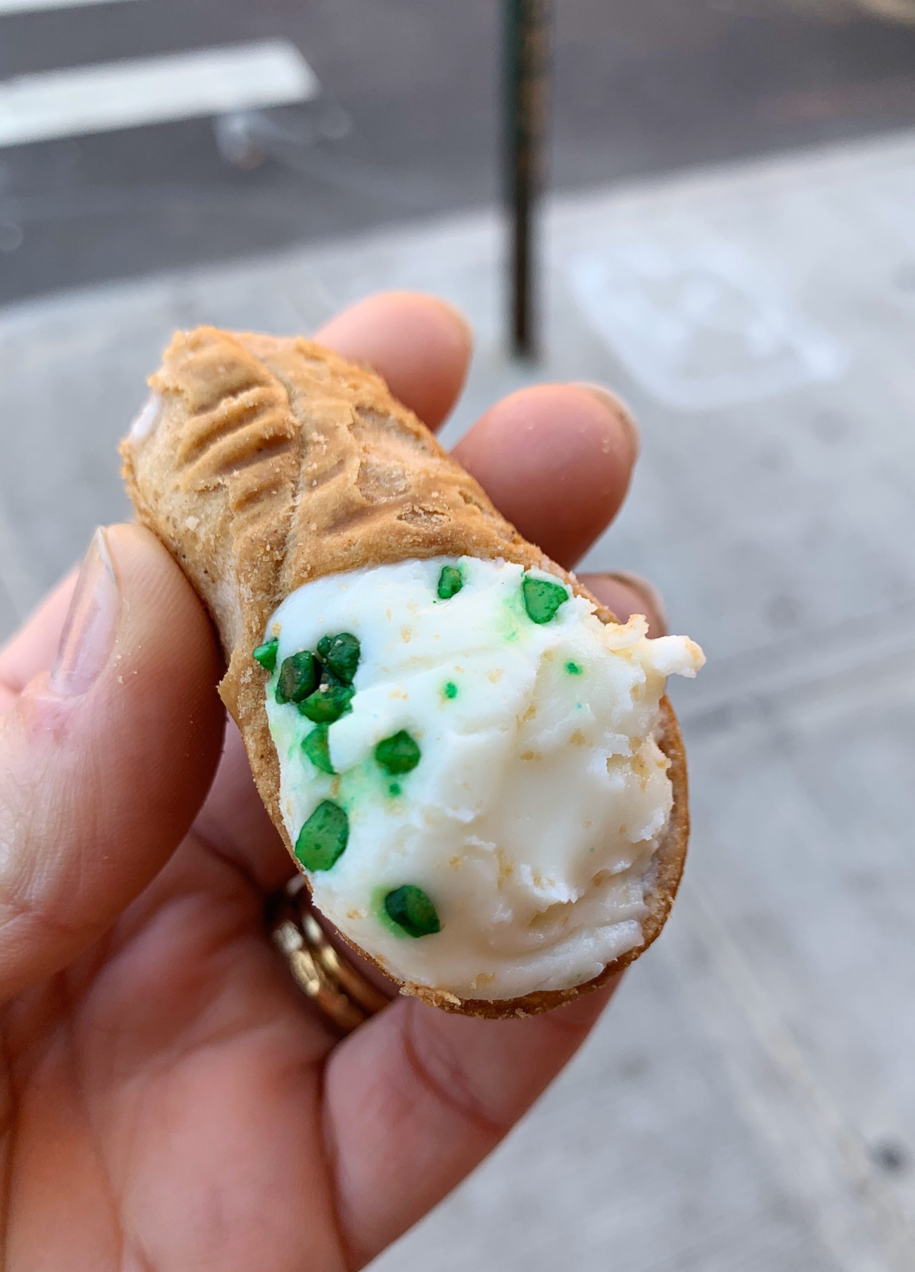 Cannoli from Venieros