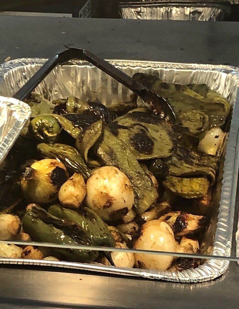 Cebollas y poblanos asados at Crus-Z Family Corp